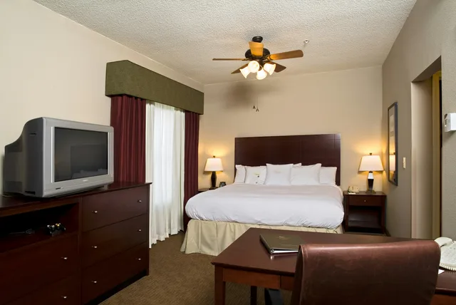 جناح استوديو بسرير كينج، Homewood Suites By Hilton Bloomington 3/6