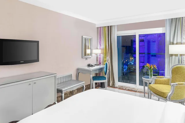غرفة بسرير كينج بإطلالة على المدينة، Hilton Alexandria Corniche 9/11