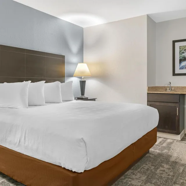جناح عائلي، Best Western Lakewinds 3/10