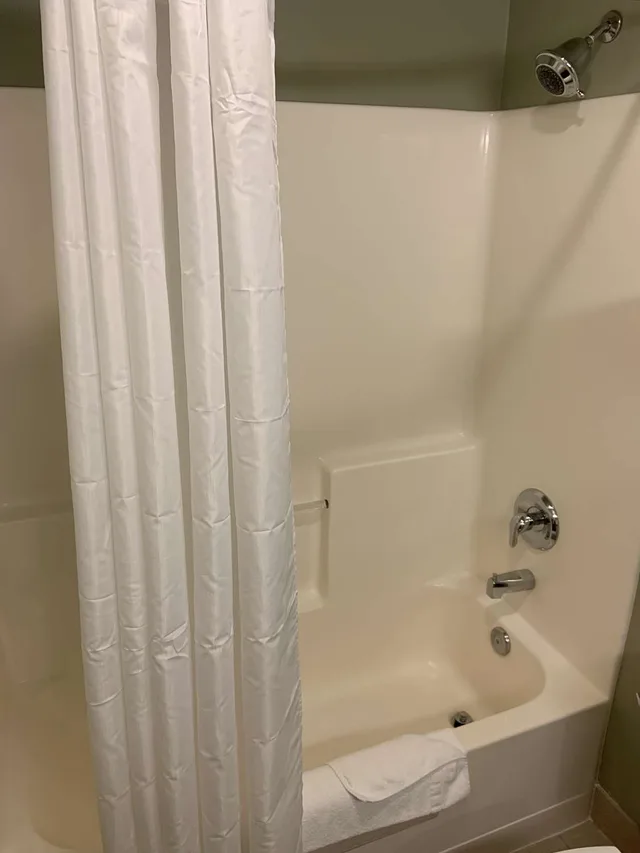 غرفة بسريرين كوين يُسمح فيها بالحيوانات الأليفة، Best Western Plus Kennewick Inn 2/2