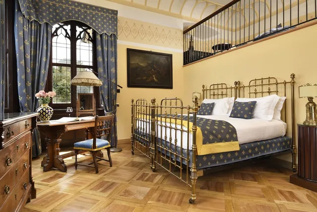 Castello, Executive, Suite, King Bed, Lake View, Sofa، Castello Dal Pozzo 3/6