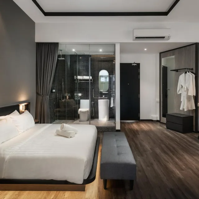 Premium, Suite, King Bed, Bathtub, Modern Hotel Georgetown 5/8
