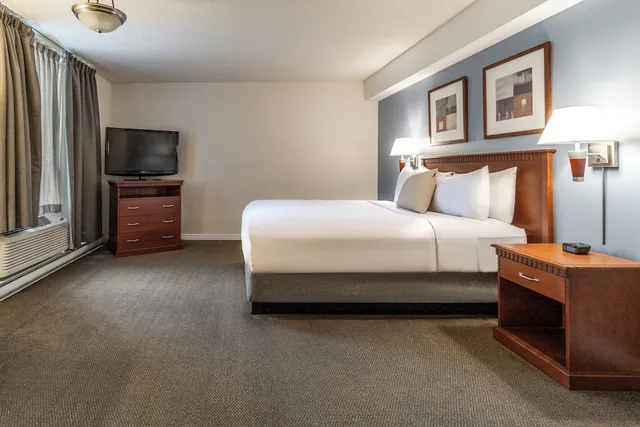 استوديو بسرير كوين بمطبخ، Hotel Saint Laurent Montreal 3/8