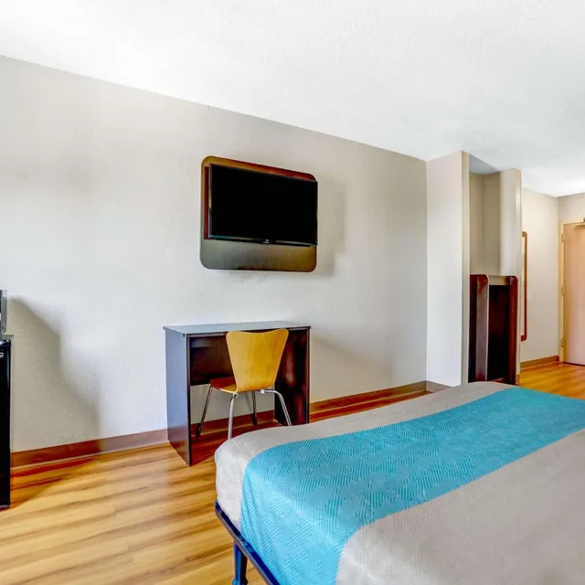 غرفة بسرير كوين لغير المدخنين، Motel6 Raleigh, NC - North 10/10