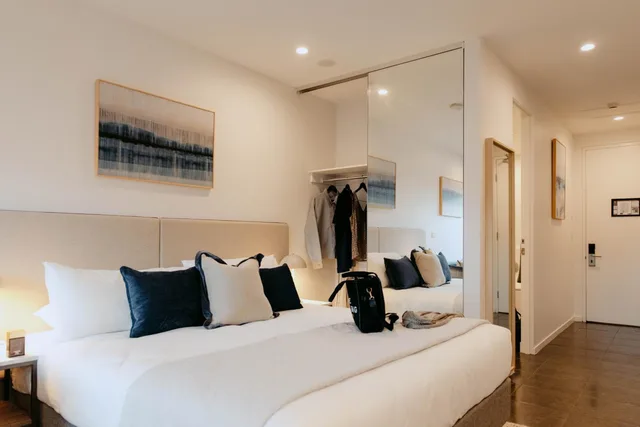2 Bedrooms, Adjoining, Apartment, 2 Queen Beds، Punthill Williamstown 2/10