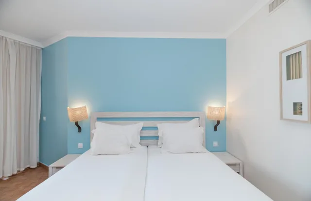 غرفة بسريرين منفصلين بإطلالة على الحديقة، Pestana Viking Beach and Golf Resort 1/10