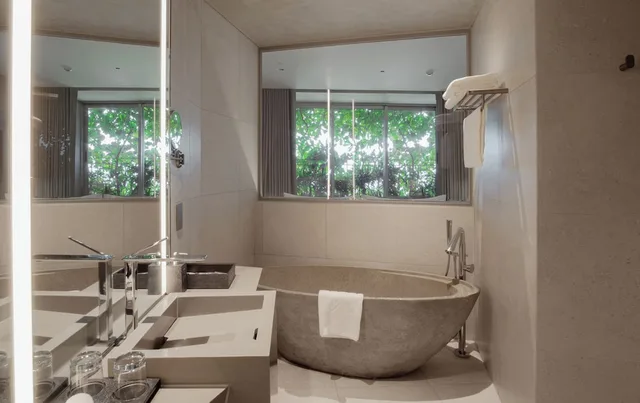 Sea, Garden, Deluxe, King Bed، M Hotel Danang 4/4