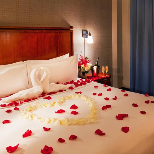 Suite, King Bed, Four Points by Sheraton Midtown Times Square 4/10