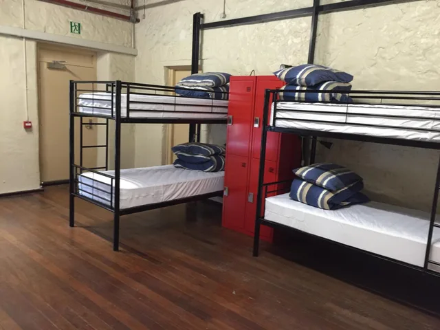 Mixed Dorm, 10 Beds، YHA Fremantle Prison 1/2