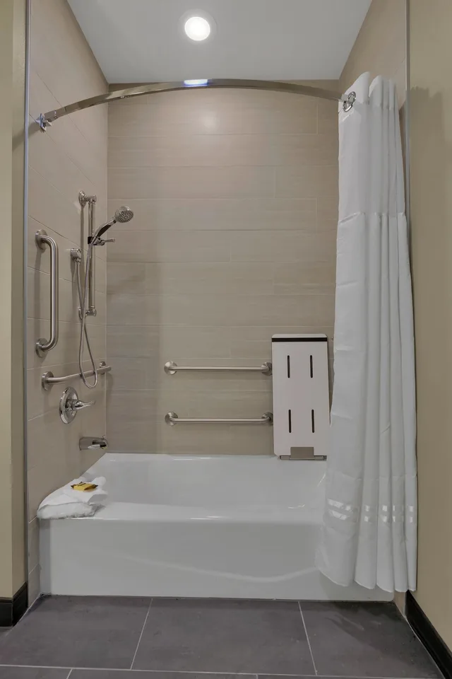 غرفة قياسية بسرير كينج لذوي الإعاقة، Best Western Plus Executive Residency Fillmore Inn 8/8