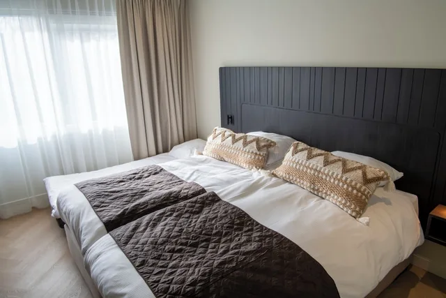 غرفة ديلوكس ثلاثية بثلاثة أسرّة، Hotel Herbergh Amsterdam Airport 3/8
