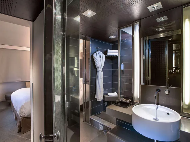 غرفة فاخرة بسرير كينج بإطلالة على المدينة، Sofitel Algiers Hamma Garden 6/7