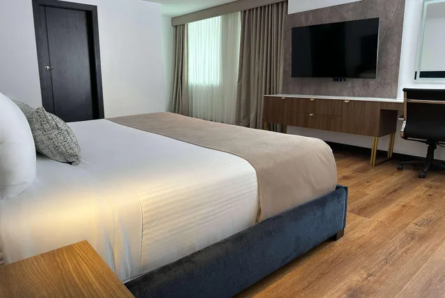 غرفة بسرير كينج، Wyndham Quito Airport 3/4