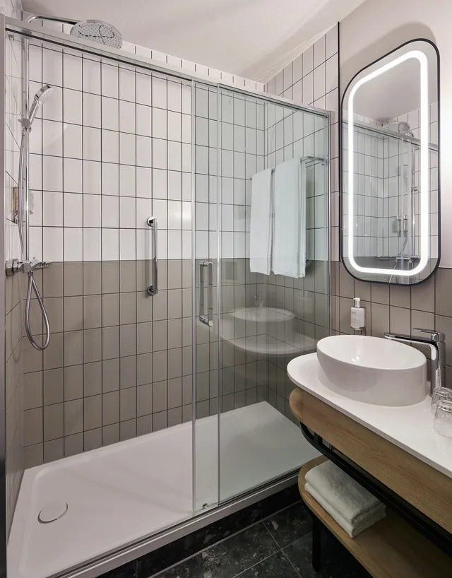 غرفة قياسية بسرير مزدوج مع أريكة، Leonardo Hotel Dublin Parnell Street 2/2