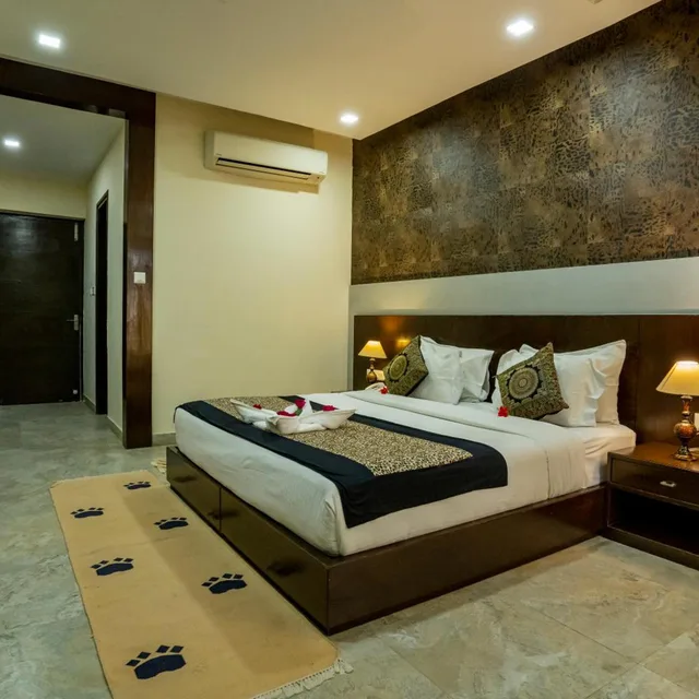 Deluxe, King Bed, Spree Jungle Vilas Resort 1/6