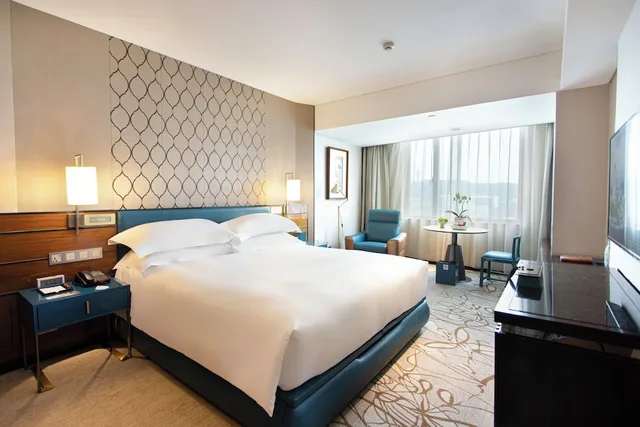 غرفة تنفيذية بسرير كوين بإطلالة على البحيرة، Xiamen Airlines Lakeside Hotel 2/4