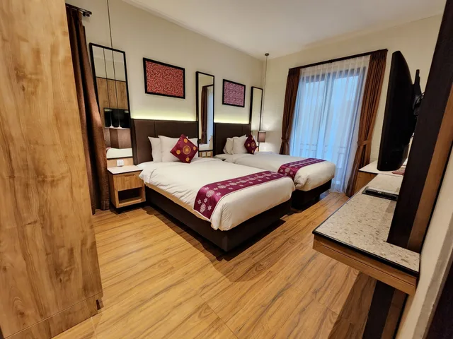 2 Bedrooms, Sunshine, Pavilion, 1 King and 1 Single Beds، Grand Sunshine Resort and Convention 2/10