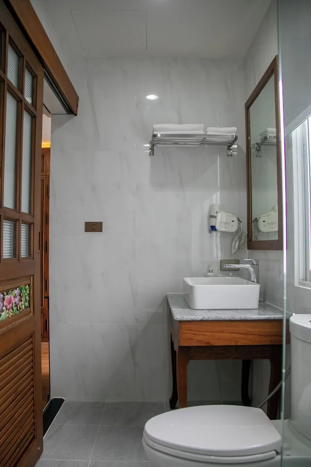 غرفة قياسية بسرير مزدوج، Lamphu Tree House Boutique Hotel 5/6