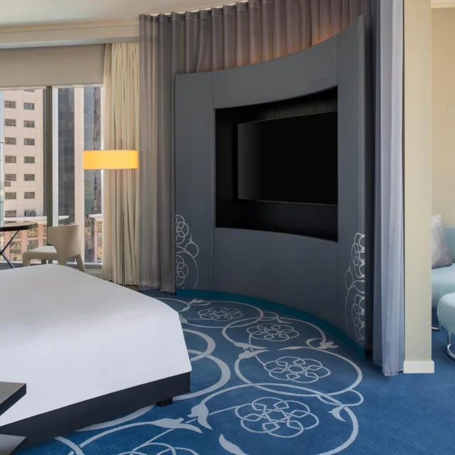 Cool, Suite, King Bed, Sea View, Corner, W Doha 2/3