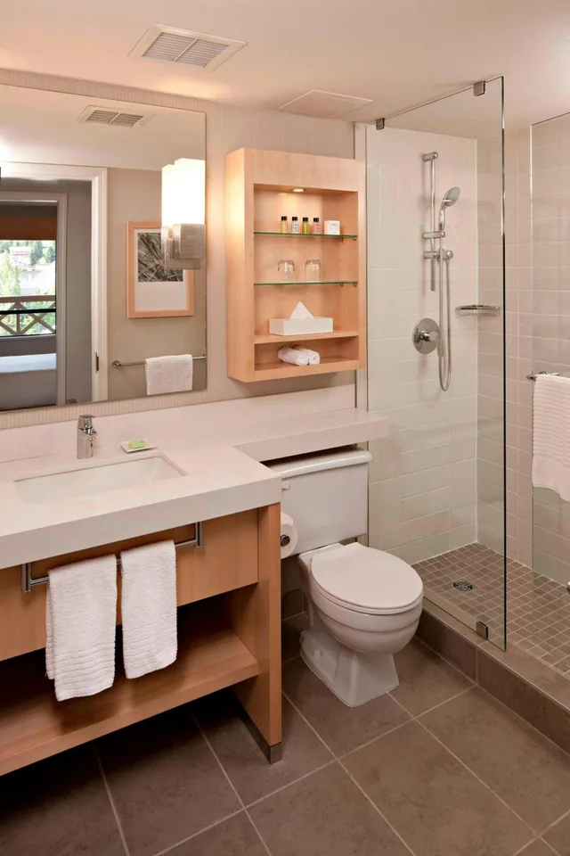 جناح بسرير كينج بغرفة نوم واحدة بمطبخ، Delta Whistler Village Suites 8/10