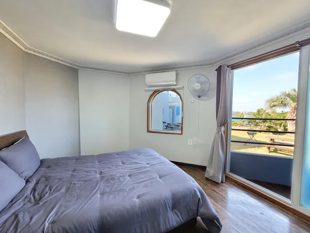 Jasmine, Queen Bed، The Haus 2/3