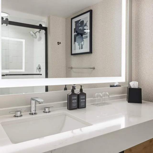 Guest Room, 2 Queen Beds, Club Floor, High Floor، SHERATON OVERLAND PARK HOTEL AT THE CONVENTION CENTER 8/8