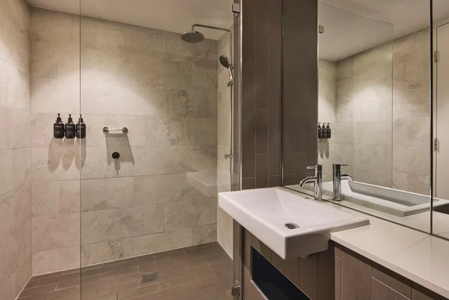 جناح عائلي سوبيريور بسرير كوين وسريرين منفصلين، Rydges Sydney Airport Hotel 3/3