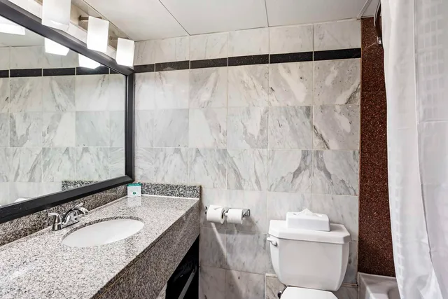غرفة بسرير كوين، Aiden by Best Western Newark Airport 3/3