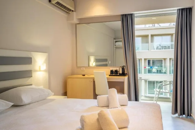 غرفة ثلاثية، Cnic Gemini Hotel 3/7