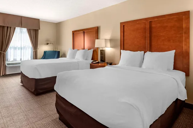 غرفة بسريرين مزدوجين، Comfort Inn Augusta Me 1/6