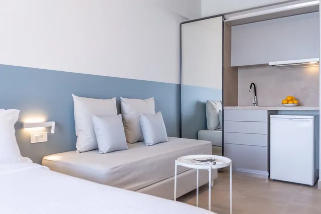 غرفة قياسية ثلاثية بسرير مزدوج مع أريكة، Nelly's Apartments 6/8