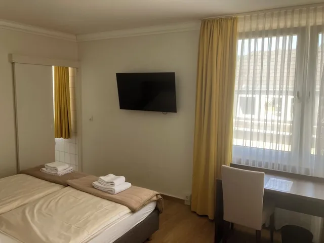 غرفة كومفورت بسرير مزدوج أو سريرين منفصلين، Hotel Mercedes 2/5