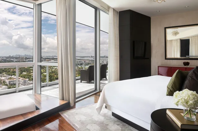 جناح بسريرين كوين، Ritz Carlton Bal Harbour 1/2