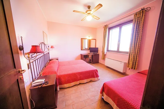 Country, Junior Suite, 1 Queen and 1 Single Bed, Sofa، I Calanchi Country Hotel Resort 1/2