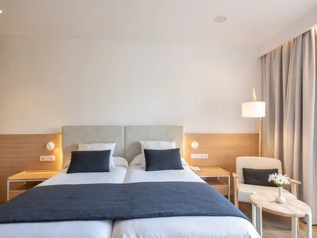 Superior, Twin Beds, Balcony, HOTEL VILLA CHIQUITA 1/10