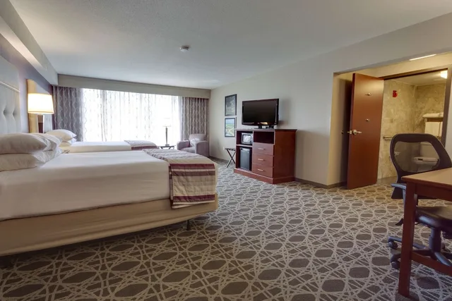 غرفة بسريرين كوين لذوي الإعاقة، Drury Inn Suites Kansas City Overland Park 4/7