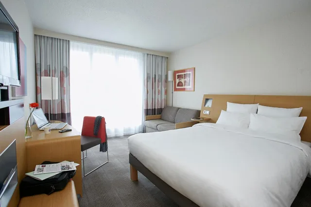غرفة كلاسيكية بسرير مزدوج مع أريكة، NOVOTEL LENS NOYELLES 5/10