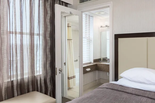 Room, 2 Queen Beds, City View, Park Place Hotel 3/3