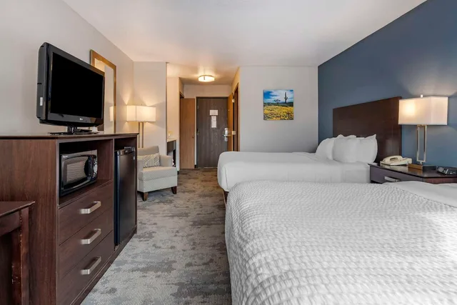 غرفة بسريرين كوين، Clarion Inn Kingman I-40 Route 66 2/4