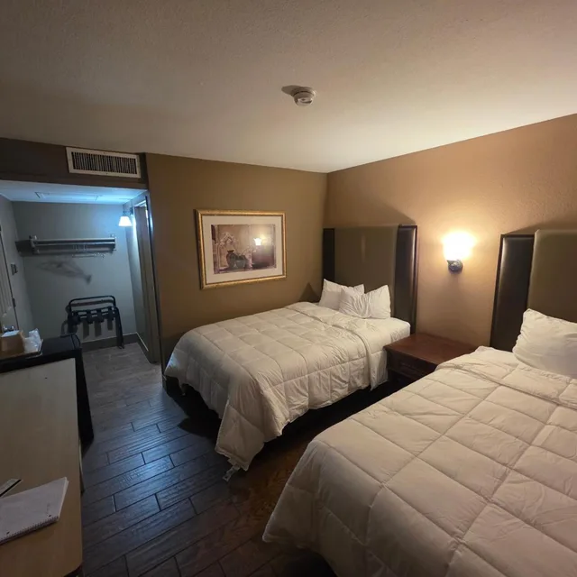 Room, 2 Double Beds, Econo Lodge Inn & Suites Yuma 2/4