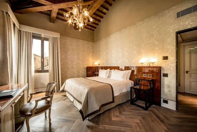 غرفة ديلوكس بثلاثة أسرّة مع سرير إضافي، NH Collection Venezia Grand Hotel Palazzo dei Dogi 2/10