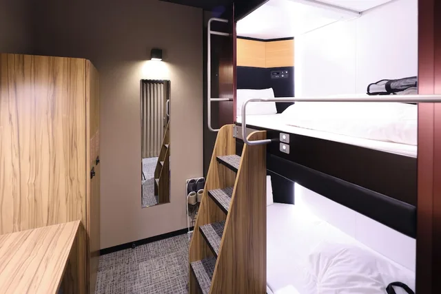 Cabin, Twin Beds, Global Cabin Yokohamachukagai 1/4