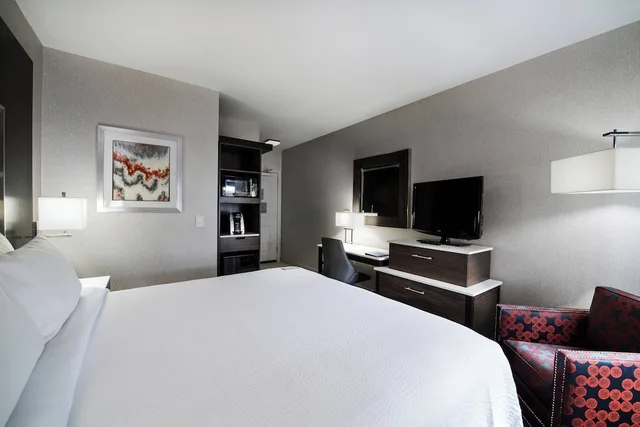 استوديو بسرير كينج لذوي الإعاقة، Fairfield Inn Suites Boston Cambridge 3/6