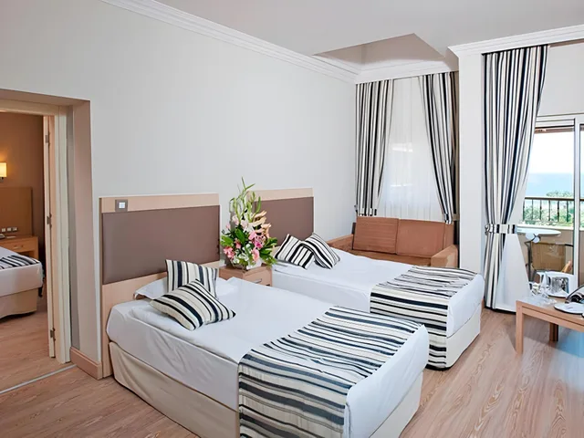 Family, Twin Beds, Crystal Tat Beach Pearl Collection 1/1