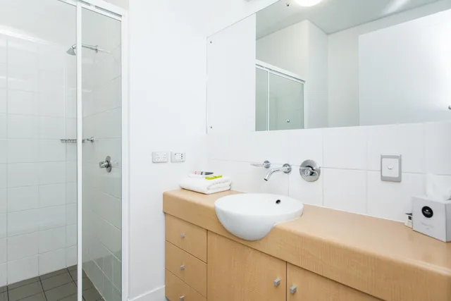 2 Bedrooms, Apartment, Water Front، Majestic Oasis Apartments 5/9