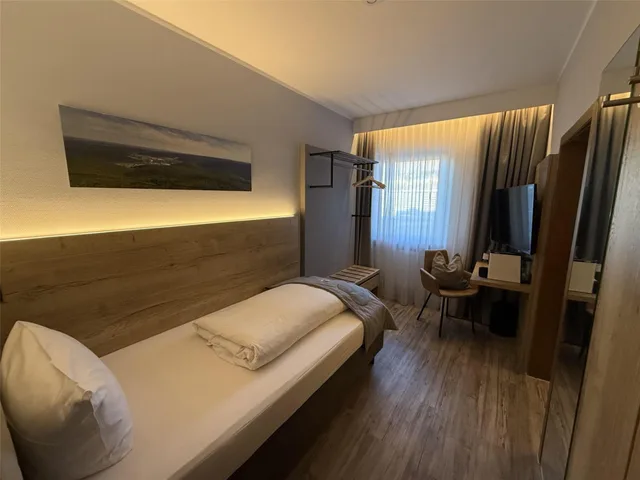 غرفة قياسية بسرير فردي، Best Western Hotel Brunnenhof 2/5