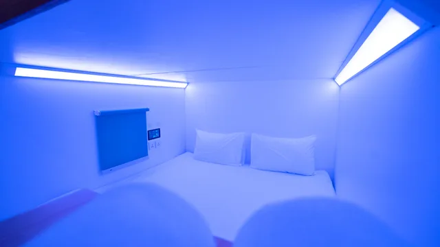Earth, Double Bed، Bobobox Pods Alun Alun 2/2