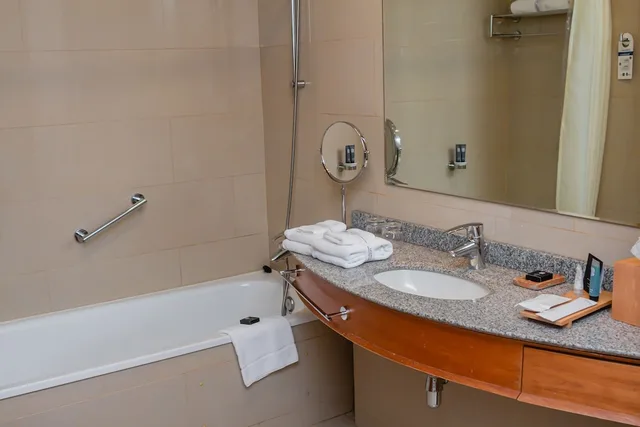 غرفة قياسية بسريرين كوين، Sonesta Hotel Osorno 5/6