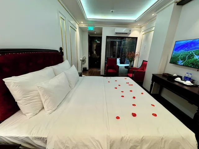 غرفة ديلوكس بسرير كوين، Royal Hanoi Hotel 3/10