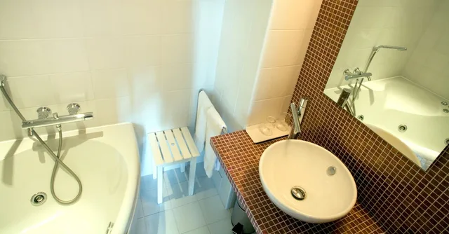Premium, Double Bed, Garden Side, Hot Tub، Hotel Windsor 3/3